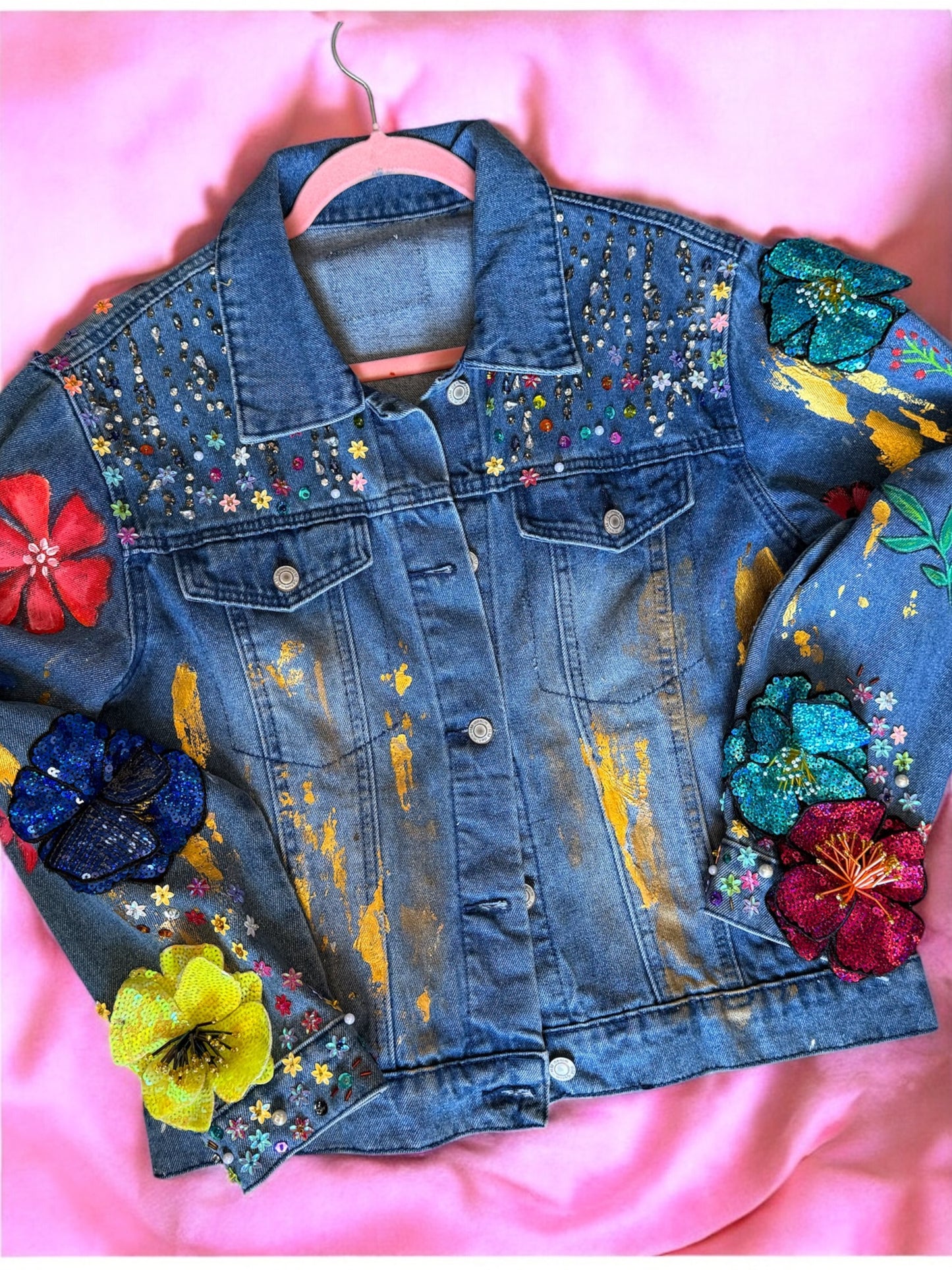 Chamarra Pintada y bordada de Flores